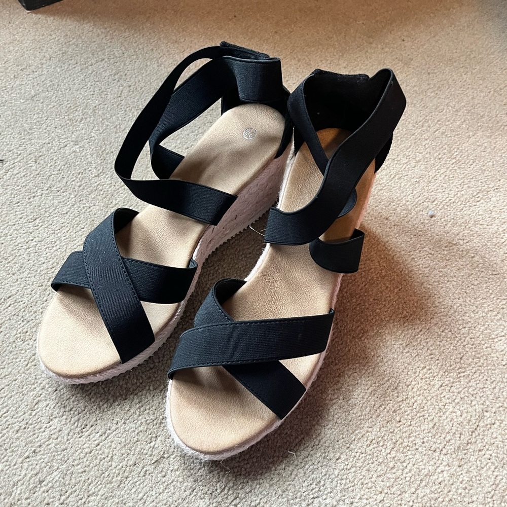 Black stretchy espadrille